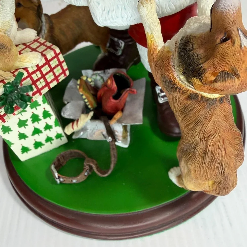 Danbury Mint Santa's Little Shelties Dog Christmas Figurine Sculpture EUC No Box
